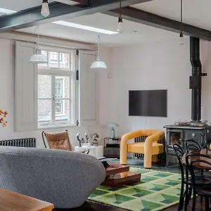 Holiday home Magic Moments - Bridge - By Frankie Says, London